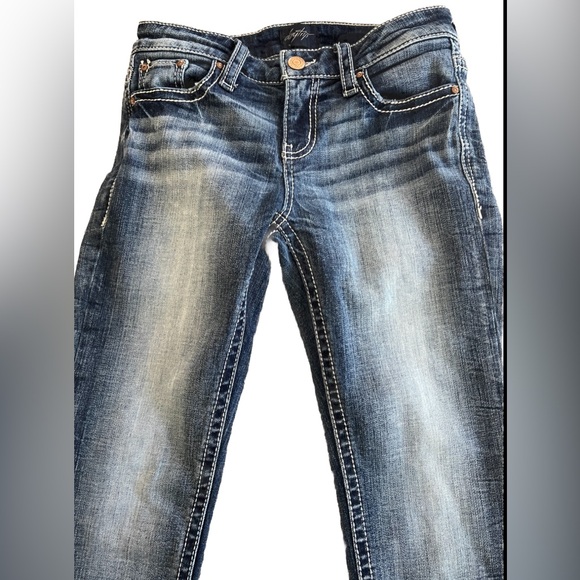 DAYTRIP VIRGO BUCKLE Distressed + Faded  Denim Crop Jeans Size 24 29x24 - Picture 3 of 11